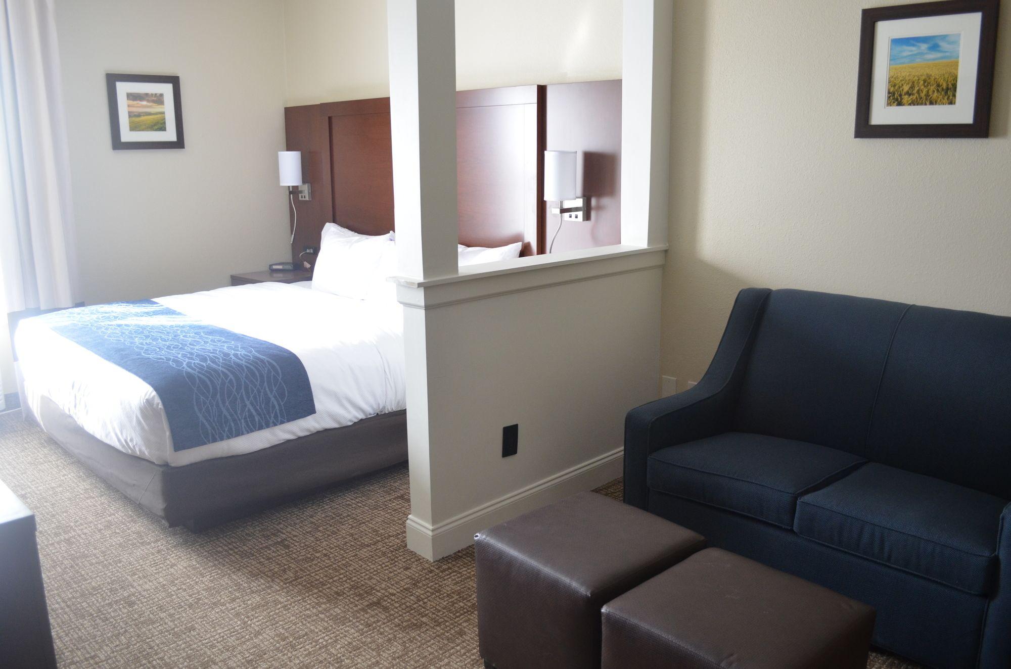 Comfort Inn & Suites Junction City - Near Fort Riley Exteriér fotografie