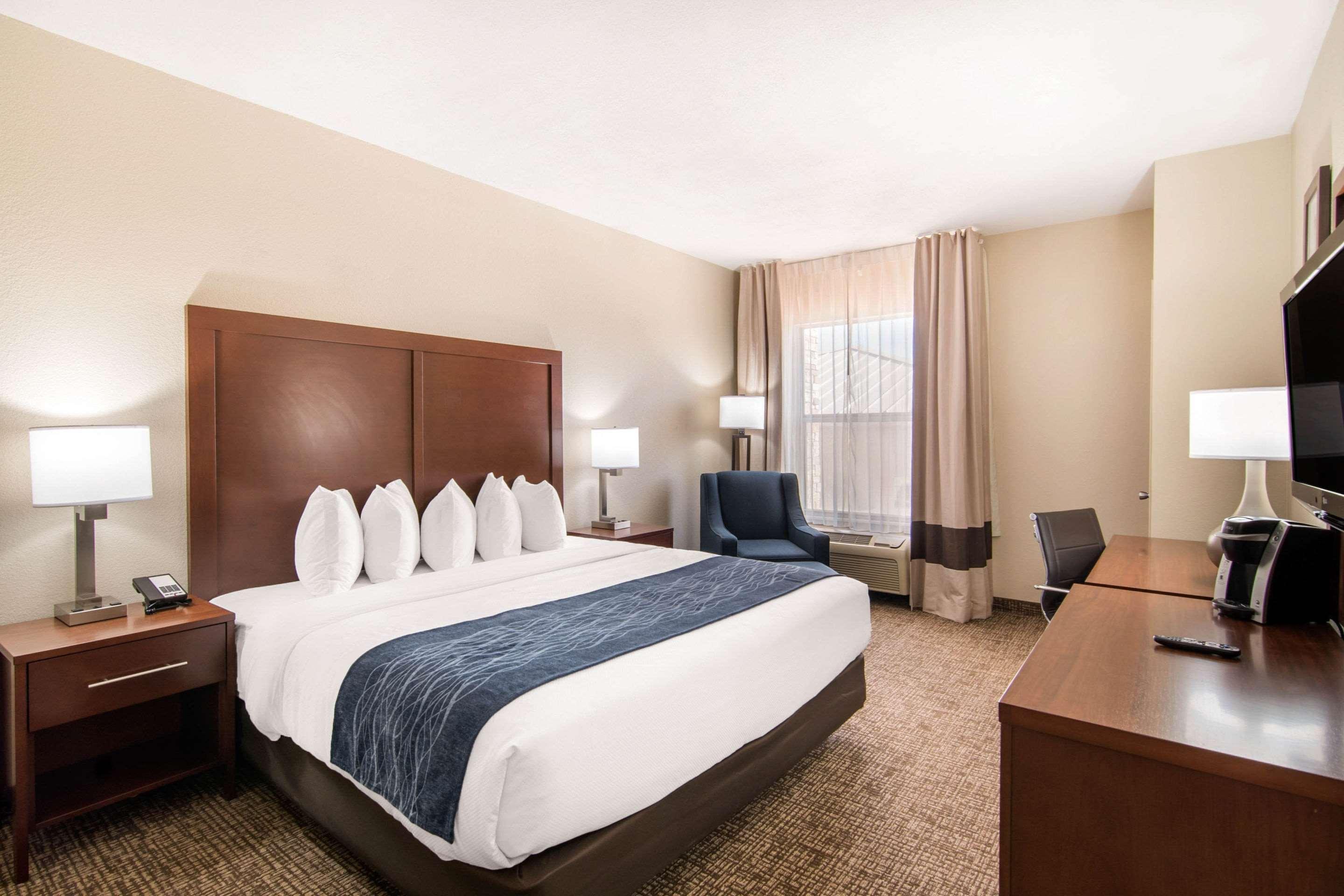 Comfort Inn & Suites Junction City - Near Fort Riley Exteriér fotografie
