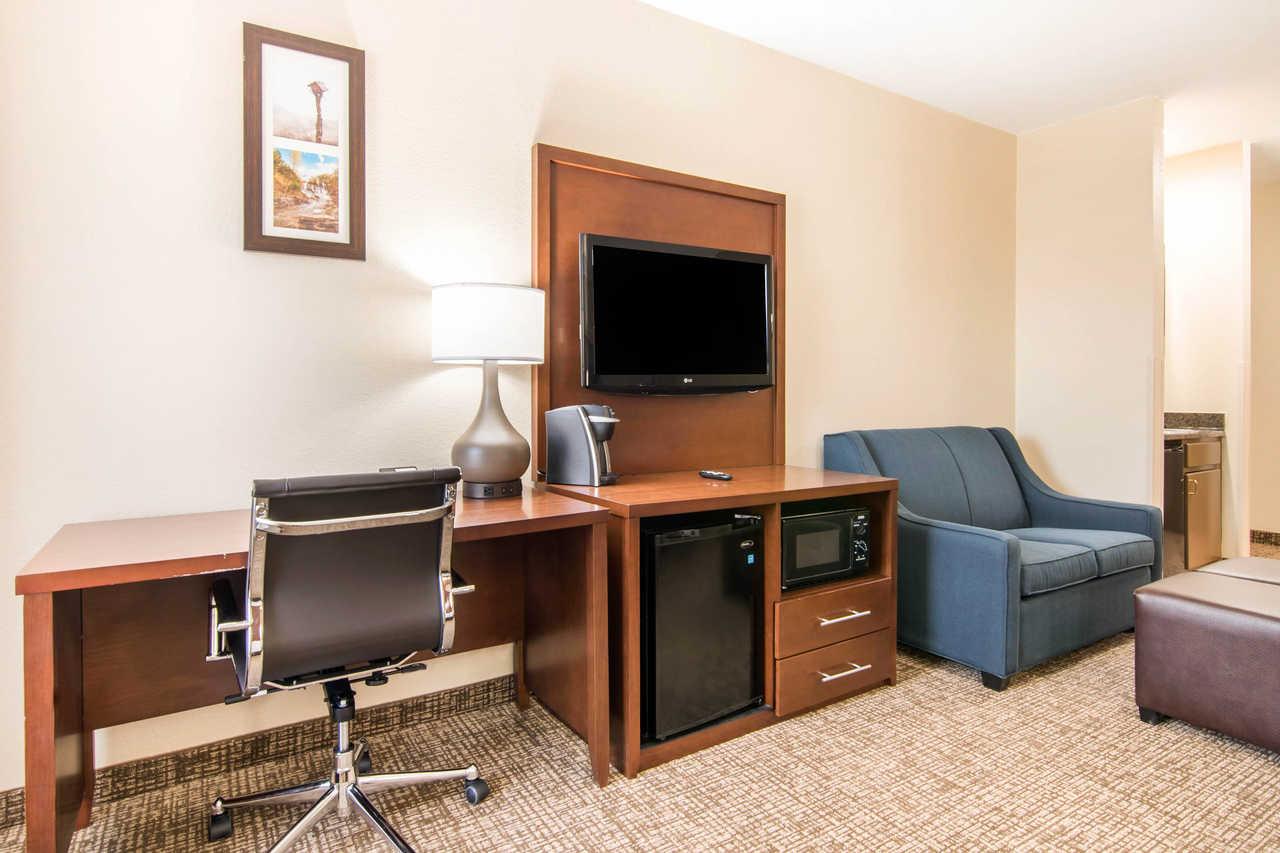 Comfort Inn & Suites Junction City - Near Fort Riley Exteriér fotografie