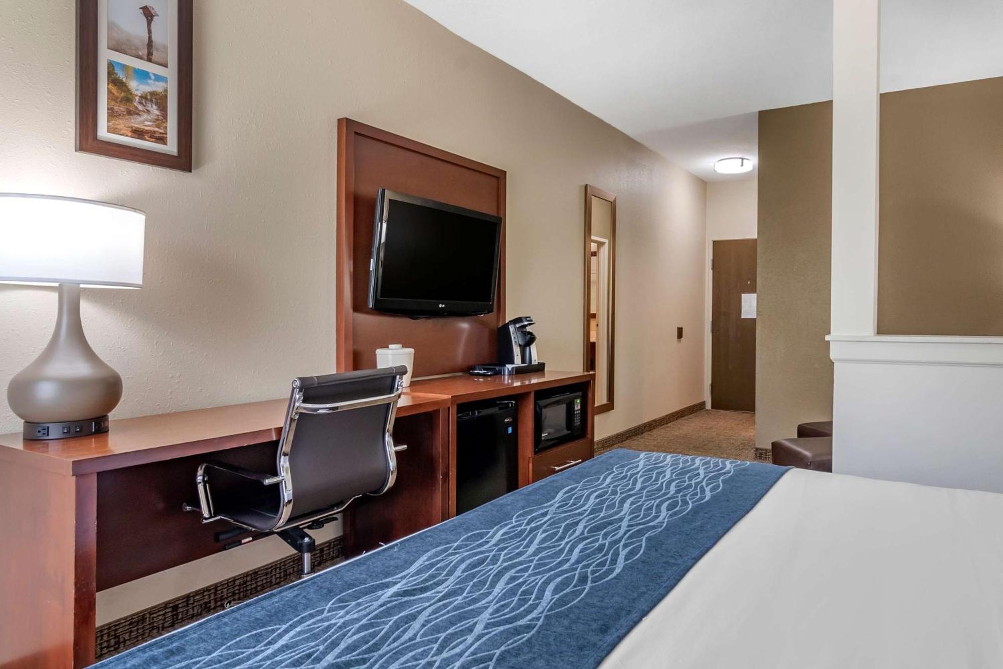 Comfort Inn & Suites Junction City - Near Fort Riley Exteriér fotografie